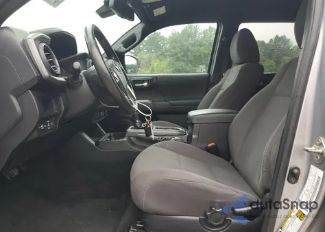 2018 Toyota Tacoma Double Cab z USA, uszkodzony, nr VIN 3TMCZ5AN1JM140437